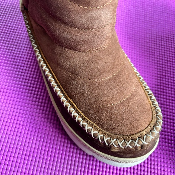 Manitobah | Insulated Leather Puffer Boot 🥾 - Picture 6 of 14